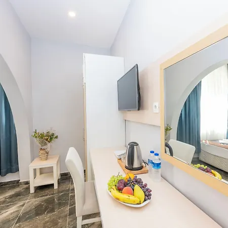 Legend Tulip Szálloda *